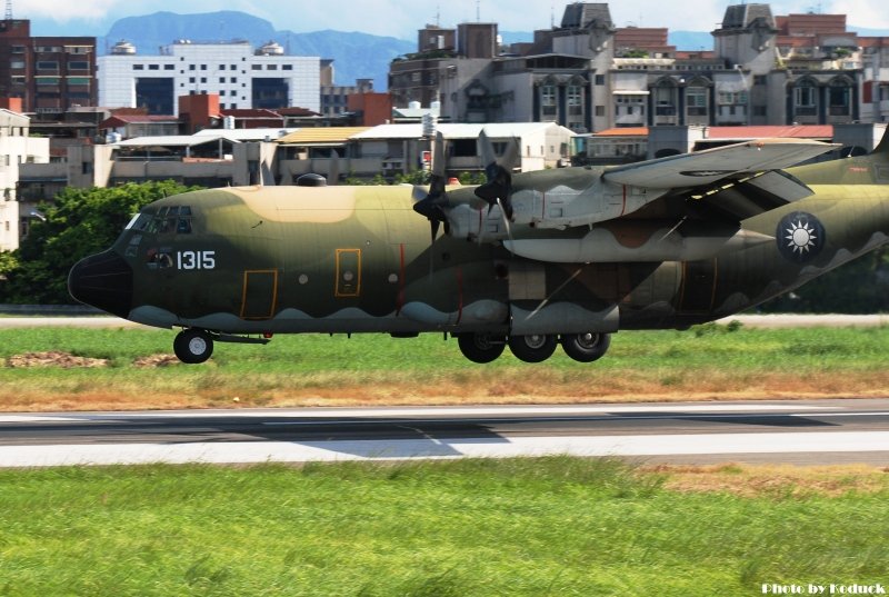 C-130H運輸機(1315)@RCSS_1(2)_20100722.jpg