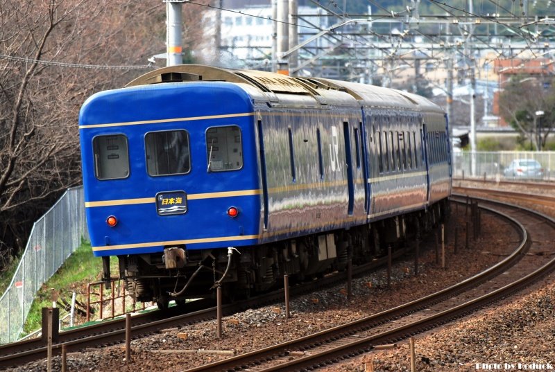 EF81-101牽引寢台日本海@山崎西_2(2)_20100228.jpg