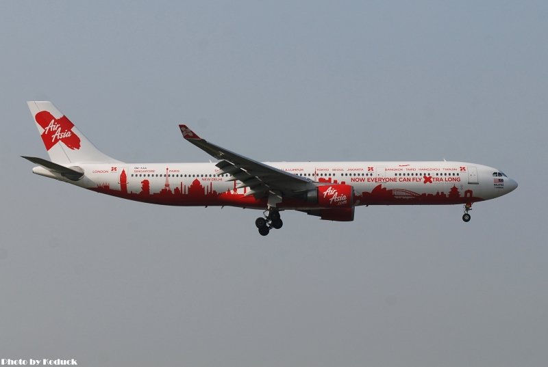 AirAsia X A330-301(9M-XAA)@TIA_1(2)_20101223.jpg