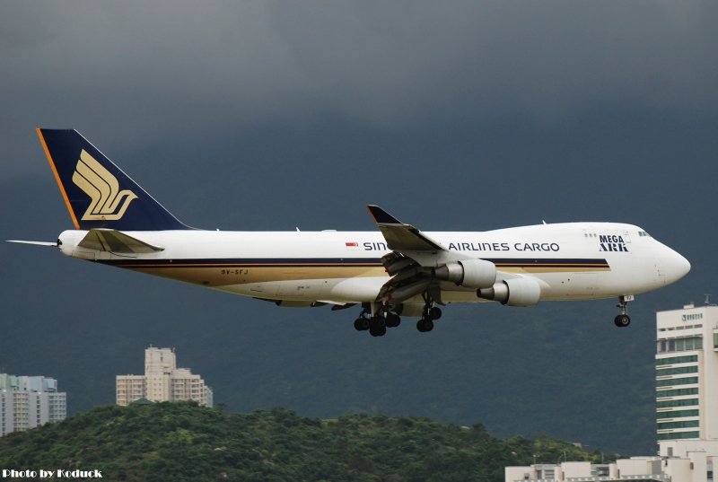 Singapore Airlines Cargo B747-412F(9V-SFJ)@VVVH_1(2)_20100625.jpg