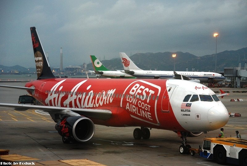 Air Asia A320-200(9M-AHO)@VVVH_1(2)_20100624.jpg