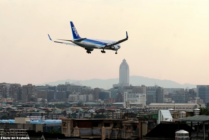 ANA B767-381ER(JA620A)@RCSS_1(2)_20110511.jpg