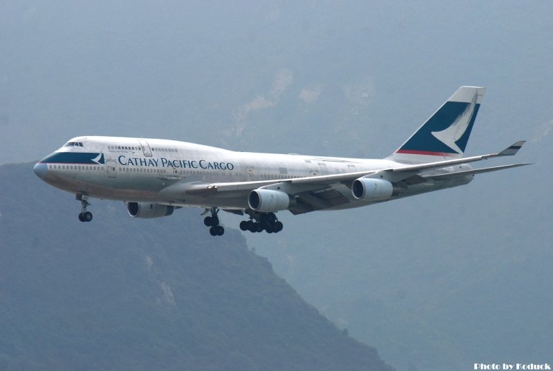 Cathay Pacific B747-444(BCF)(B-HUS)@VHHH_1(2)_20101210.jpg