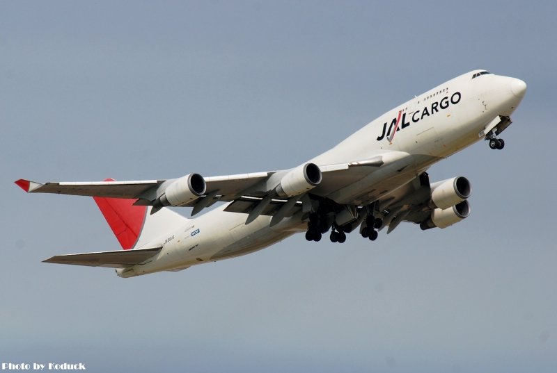 JAL Cargo B747-446BCF(JA8915)@RCTP_1(2)_20100714.jpg