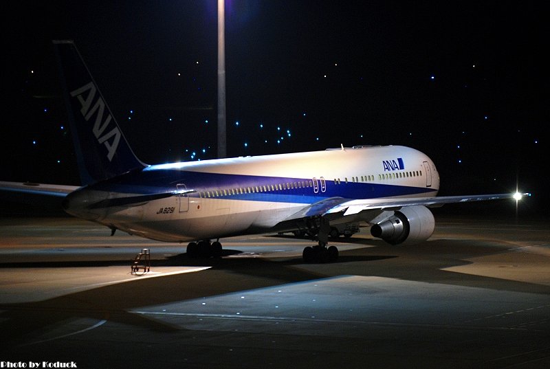 ANA B767-381(JA8291)@Haneda_1(2)_20110513.jpg