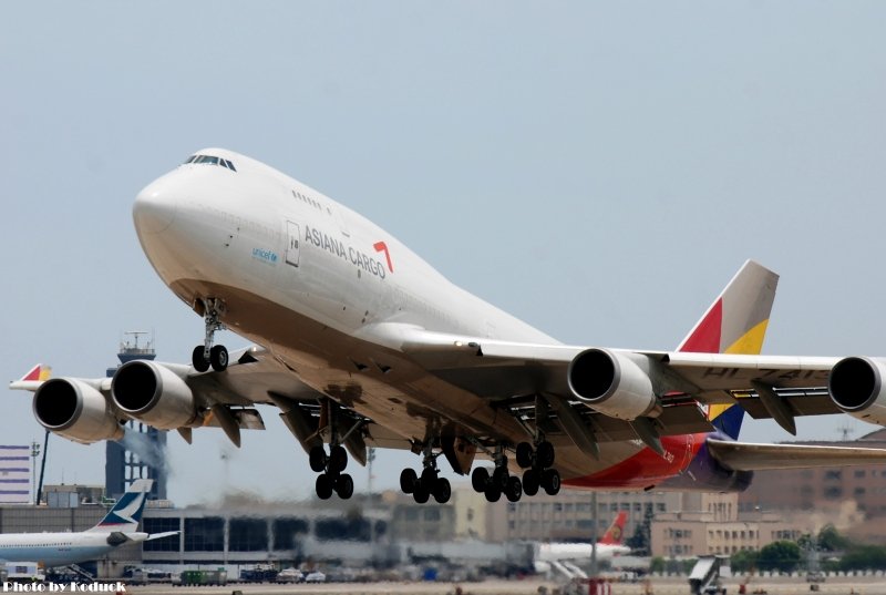 Asiana Airlines Cargo B747-48EM(HL7413)@TIA_1(2)_20100709.jpg