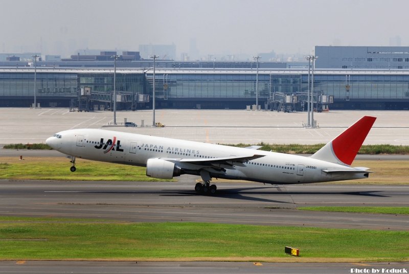 JAL B777-246(JA8981)@Haneda_1(2)_20100911.jpg