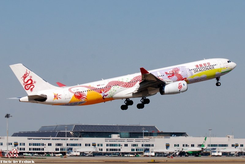 Dragonair A330-343X(B-HWG)@TIA_1(2)_20101209.jpg