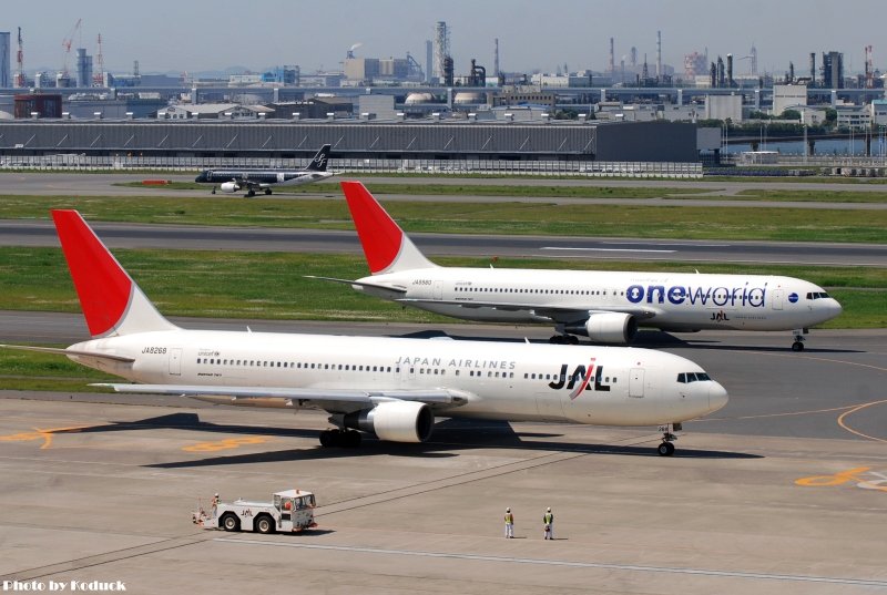 JAL B767-346(JA8980)@Haneda_1(2)_20110515.jpg