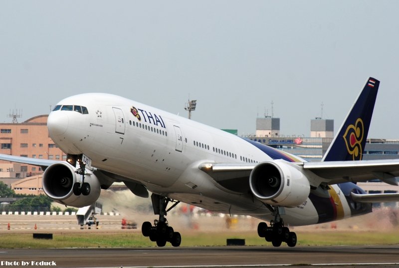 Thai Airways B777-2D7ER(HS-TJS)@TIA_1(2)_20100412.jpg