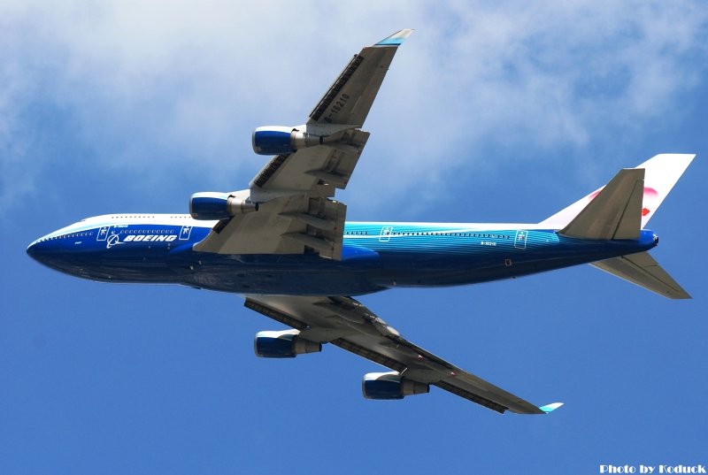 China Airlines B747-409(B-18210)@TIA_1(2)_20100813.jpg