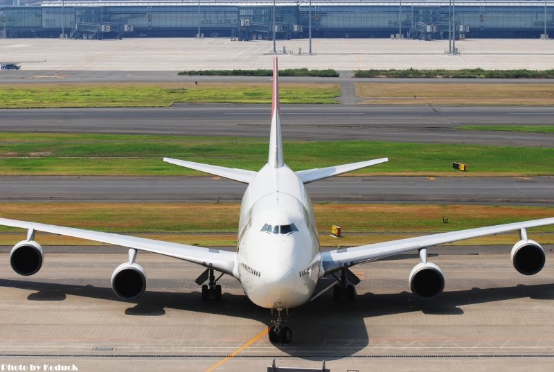 JAL B747-446D(JA8083)@TIA_2(2)_20100911.jpg