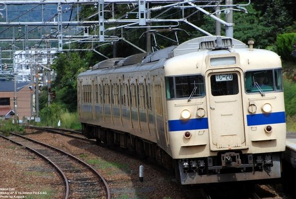 115系下行普通車@八本松站_4(2)_20080927.jpg