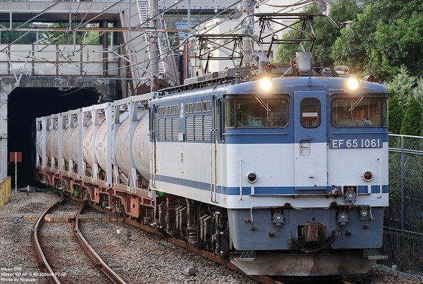 EF65-1061牽引貨列(72)@府中本町_1(2)_20090911.jpg