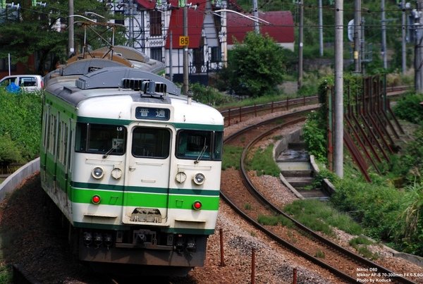 115系電車@上越ski站南_1(2)_20090910.jpg