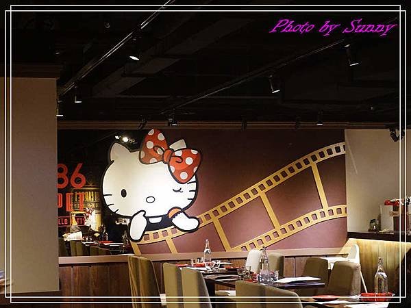 Hello kitty Red Carpet美式餐廳２０.jpg