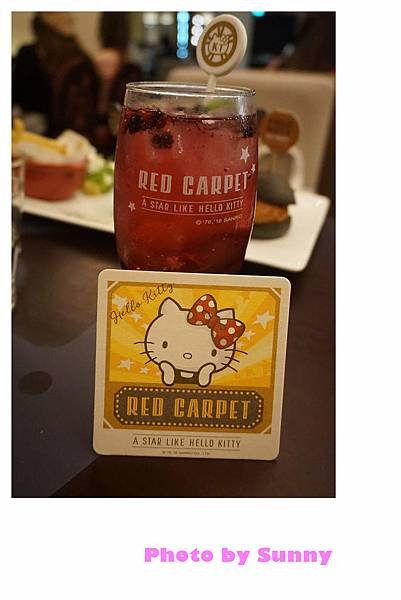 Hello kitty Red Carpet美式餐廳５０.jpg