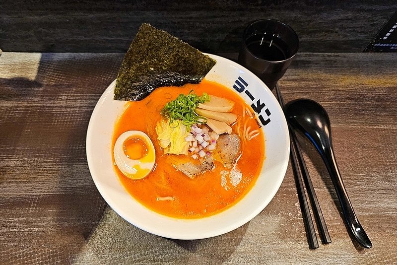 叉燒厚、筍干甜、湯香濃，森mori拉麵