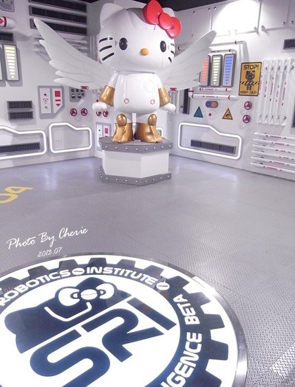 201307ROBOT KITTY互動展044.jpg