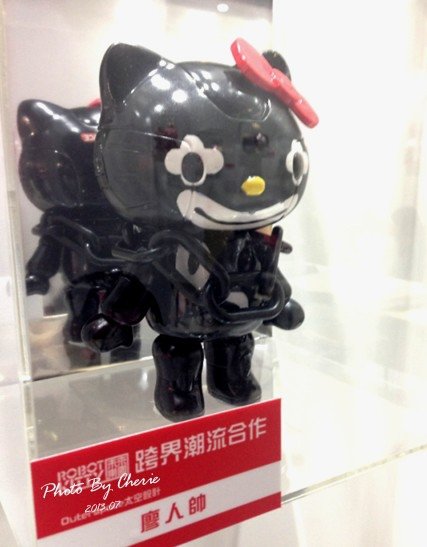 201307ROBOT KITTY互動展079.jpg