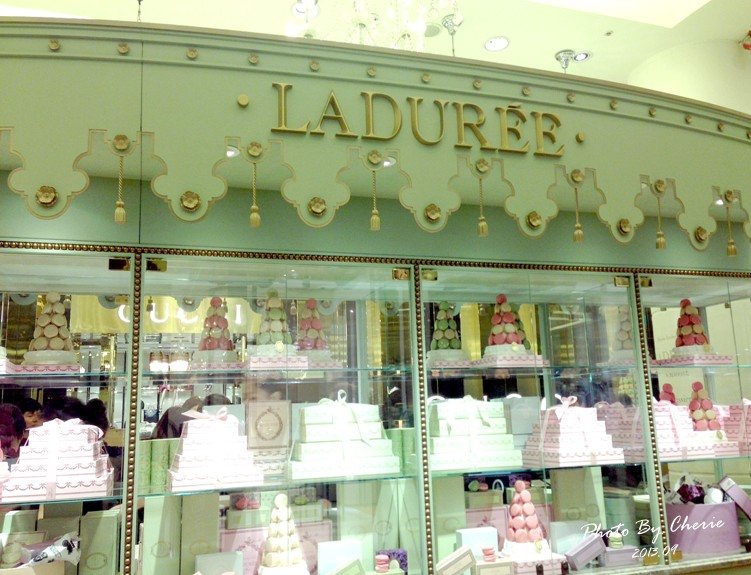 LADUREE001.jpg