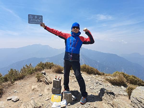 奇萊南華三天兩夜山行點滴-又驚又喜的旅程(2023/4/13