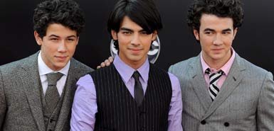 Jonas Brothers Talk Shoes, Monogamy, and Marriage 