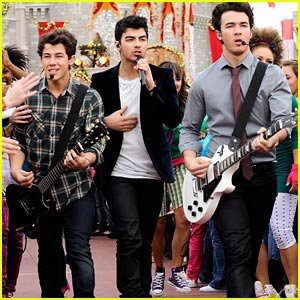 jonas-brothers-summertime-anthem.jpg