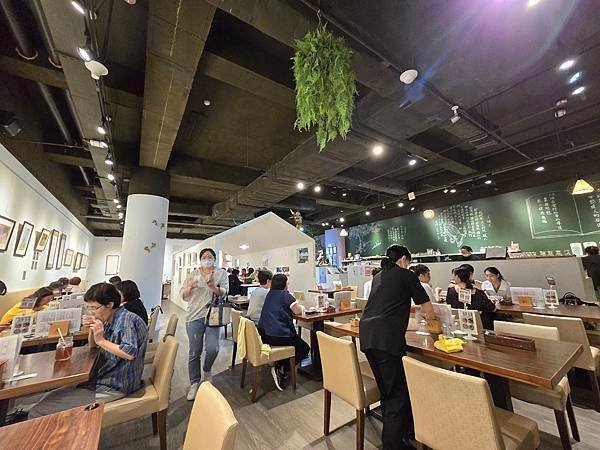 【推薦】2024 中正紀念堂附近國家圖書館B1「詩篇咖啡餐廳