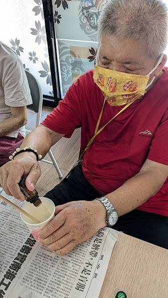 LINE_ALBUM_4手腦活動篇兔子舞能量操艾草香茅除穢皂檸檬精油吸嗅呼吸法_240803_13.jpg