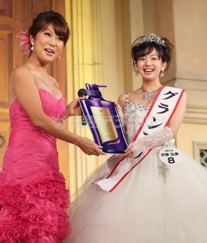 日本最美校花伊藤弘美1.jpg