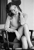 Jacqueline Bisset -3