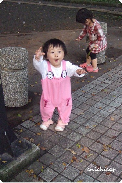 1Y3M吹泡泡(2).jpg