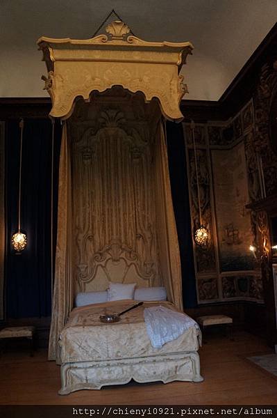 The Queen&apos;s Private Bedchamber.JPG