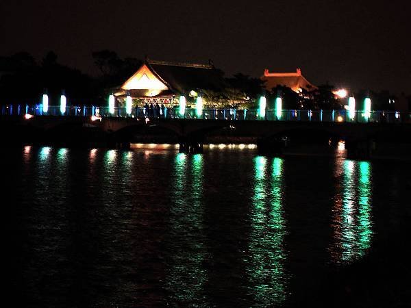 高雄景點_蓮池潭夜景 (16)