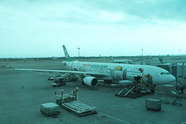 103-11-4長榮航空Hello Kitty 彩繪機