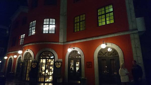 106-11-10GRILLMARKADURINN晚餐