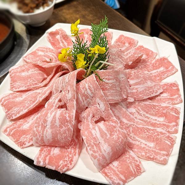 新北火鍋 生日贈蝦 幾歲送幾隻 喜園火鍋-新莊幸福店