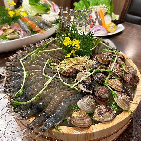 新北火鍋 生日贈蝦 幾歲送幾隻 喜園火鍋-新莊幸福店
