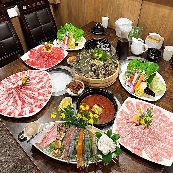 新北火鍋 生日贈蝦 幾歲送幾隻 喜園火鍋-新莊幸福店