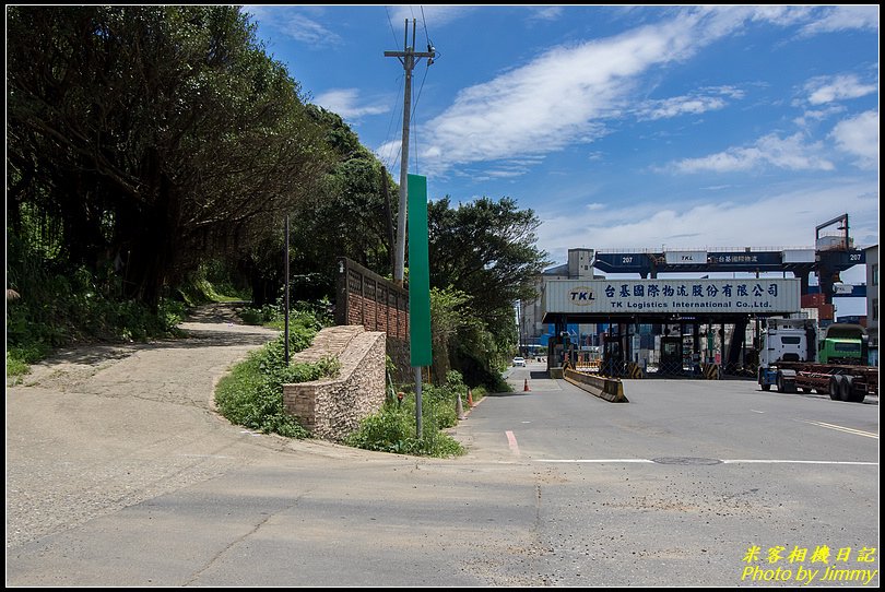 基隆燈塔‧鳥瞰基隆港碼頭的絕佳視野