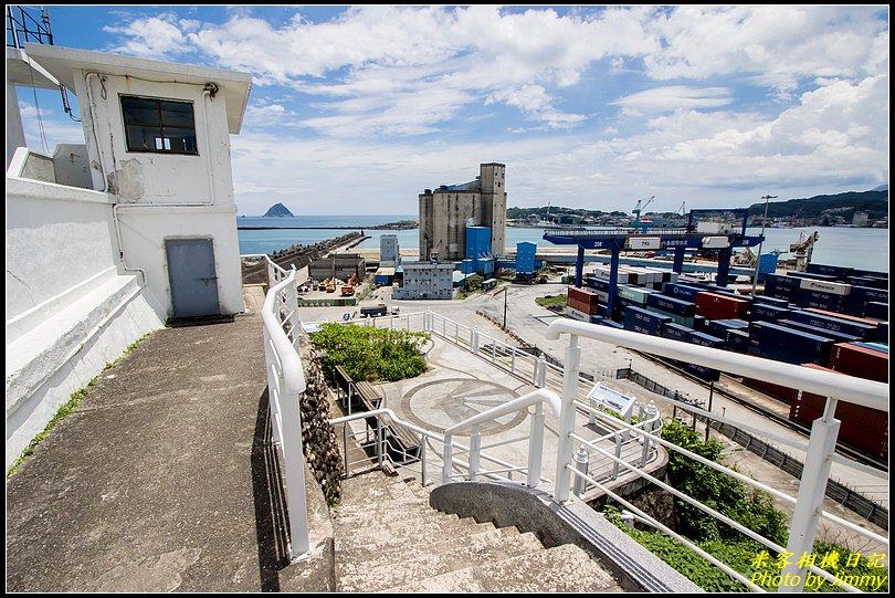 基隆燈塔‧鳥瞰基隆港碼頭的絕佳視野