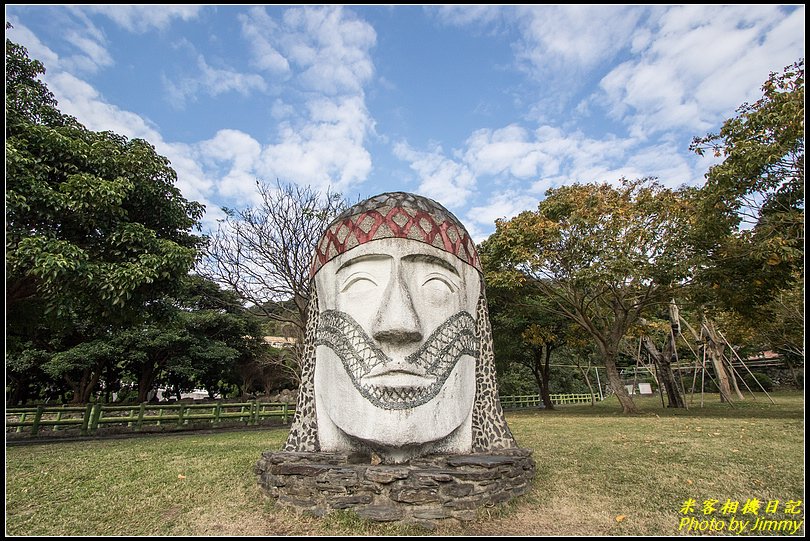 原住民文化主題公園‧藍天白雲水倒影下的落羽松
