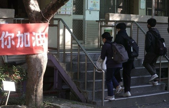 高中模擬考分數超差…她1心法學測衝上頂大：不到最後別輕言「我