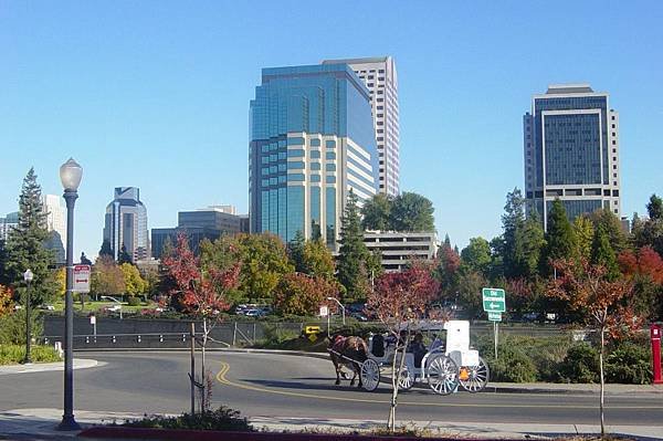 Sacramento_from_Riverwalk.jpg