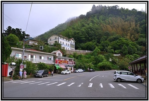 十字路車站--多林車站--得恩亞納--十字路車站環形路線健行