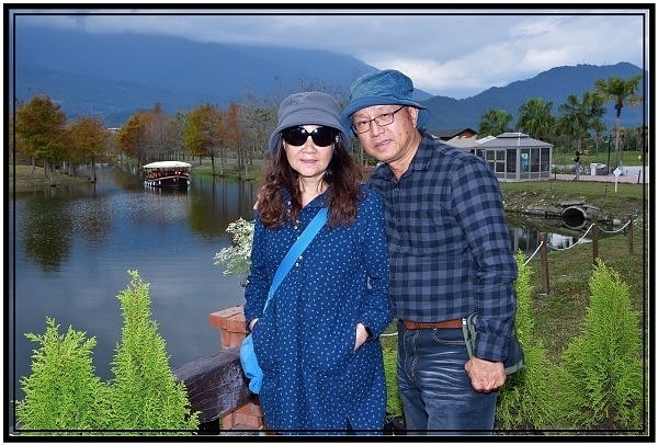 花蓮理想大地渡假村a2水岸遊湖與星巴克理想門市