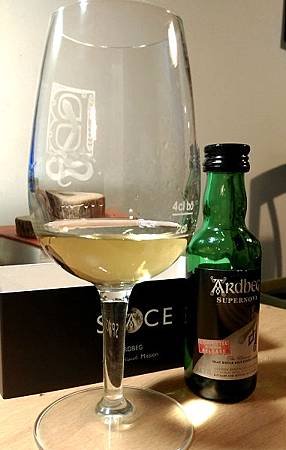 Ardbeg Supernova 2014.jpg