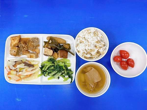 2023-03-23營養午餐照片