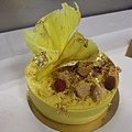 上面那個黃黃是巧克力喔